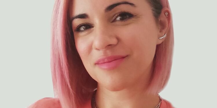 Entrevista a la docente Nira Santana, la necesidad de desarrollar videojuegos igualitarios