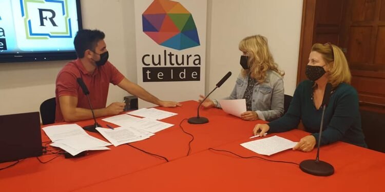 José Rodríguez, Beni Rodríguez y Paqui Diaz nos hablan del Folclore y la alfarería como tradiciones