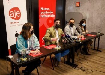 La Junta Regional de la Asociación de Jóvenes Empresarios de Canarias en su primer encuentro presencial del año