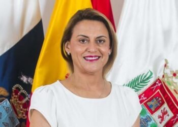 La consejera insular Ángeles Batista explica la propuesta sobre vivienda colaborativa para mayores en Gran Canaria