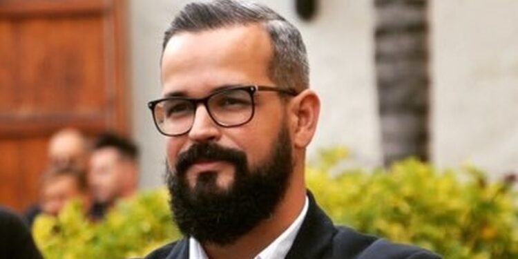 Entrevista a Jonay López, sobre «Conéctate a la diversidad» la necesidad de la normalización de las personas LGTBI