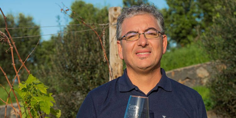 Entrevista al enólogo Pablo López, experto en las variedades vinícolas de Canarias