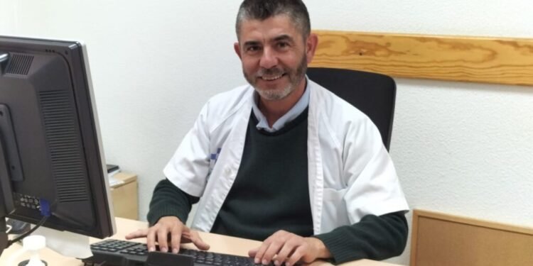 Un enfermero de Jinámar desarrolla un proyecto pionero de salud mental en Atención Primaria