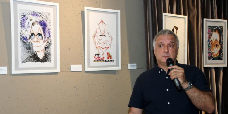 El artista Néstor Dámaso del Pino inaugura la muestra ‘Entre caricanarios’ en Santa Brígida