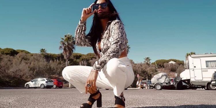 La artista canaria Shamaya presenta sus últimas canciones en Las Mañanas de Faycán